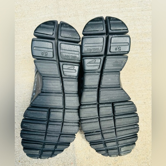 Nike! Grey and black leopard print sneakers - Picture 4 of 4